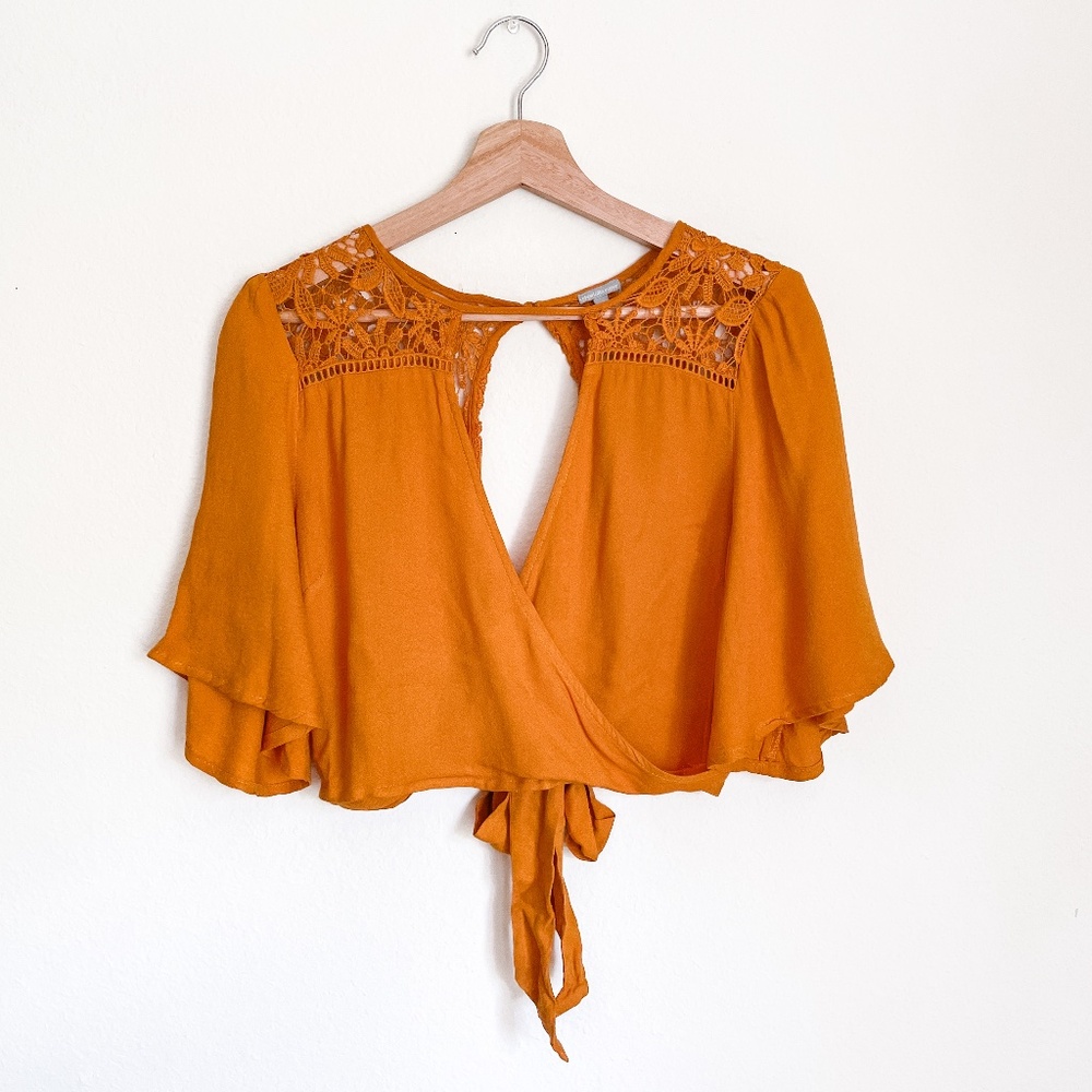 Charlotte Russe Flowy Sleeves Womens Floral Crop Top With Open Back Size M